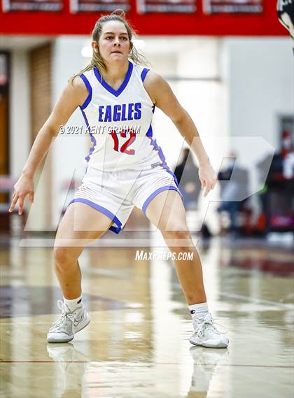 Thumbnail 1 in University vs South Putnam (IHSAA 2A Regional Final) photogallery.