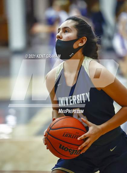Thumbnail 1 in University vs South Putnam (IHSAA 2A Regional Final) photogallery.