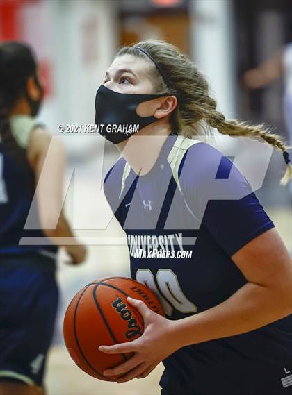 Thumbnail 1 in University vs South Putnam (IHSAA 2A Regional Final) photogallery.