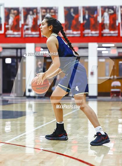Thumbnail 2 in University vs South Putnam (IHSAA 2A Regional Final) photogallery.