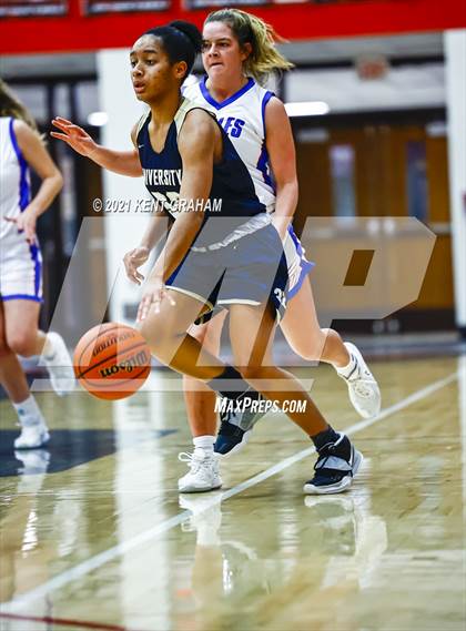 Thumbnail 3 in University vs South Putnam (IHSAA 2A Regional Final) photogallery.