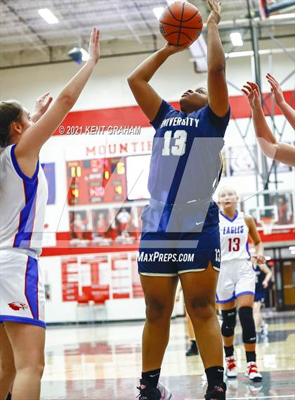 Thumbnail 3 in University vs South Putnam (IHSAA 2A Regional Final) photogallery.