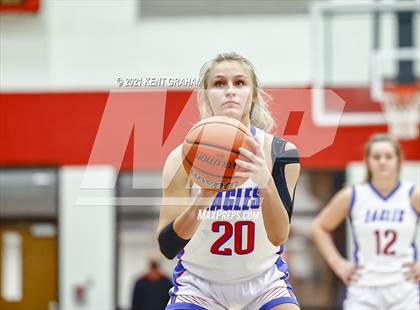 Thumbnail 1 in University vs South Putnam (IHSAA 2A Regional Final) photogallery.