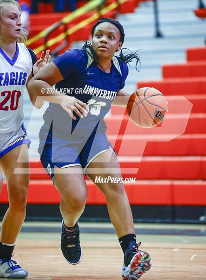 Thumbnail 1 in University vs South Putnam (IHSAA 2A Regional Final) photogallery.