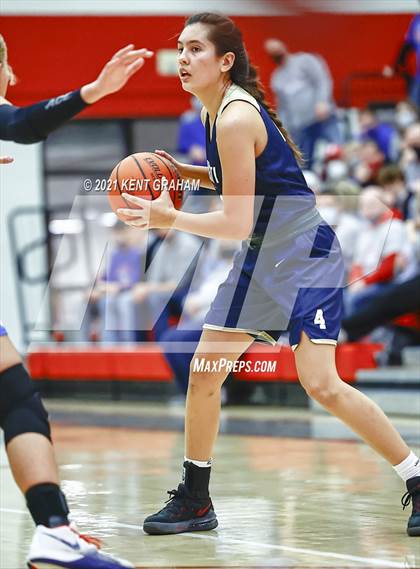 Thumbnail 3 in University vs South Putnam (IHSAA 2A Regional Final) photogallery.