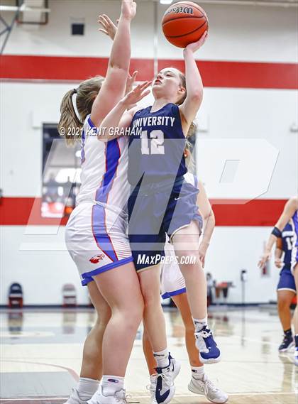 Thumbnail 1 in University vs South Putnam (IHSAA 2A Regional Final) photogallery.