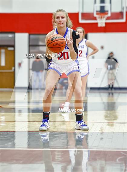 Thumbnail 2 in University vs South Putnam (IHSAA 2A Regional Final) photogallery.