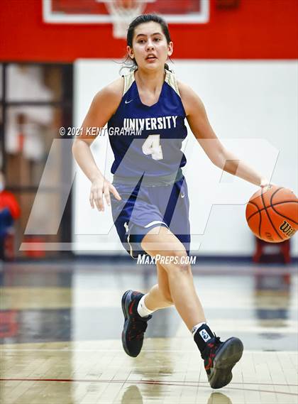 Thumbnail 3 in University vs South Putnam (IHSAA 2A Regional Final) photogallery.