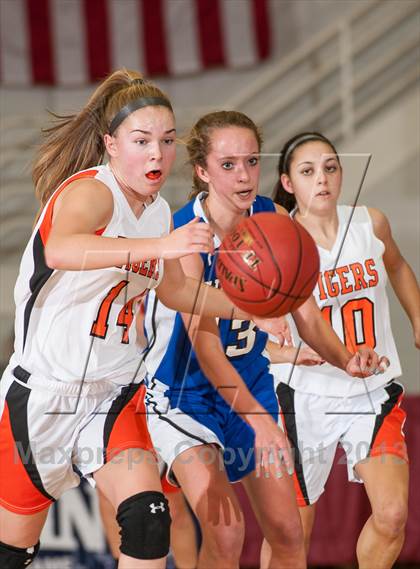 Thumbnail 2 in Granby @ South Hadley (Spalding Hoophall Classic) photogallery.