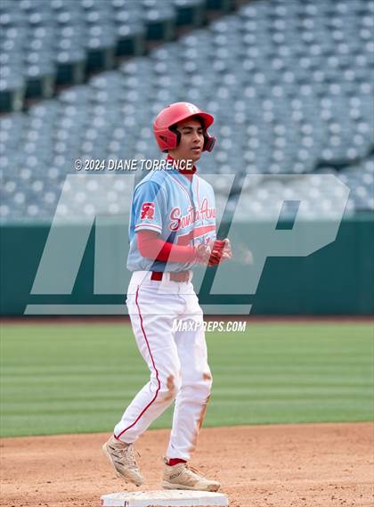 Thumbnail 1 in Santa Ana vs Long Beach Poly (Halo Classic) photogallery.