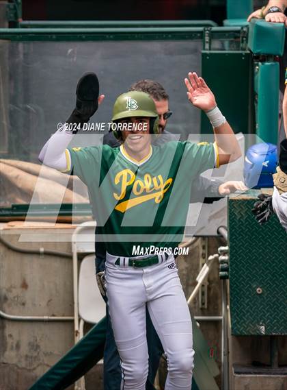 Thumbnail 1 in Santa Ana vs Long Beach Poly (Halo Classic) photogallery.