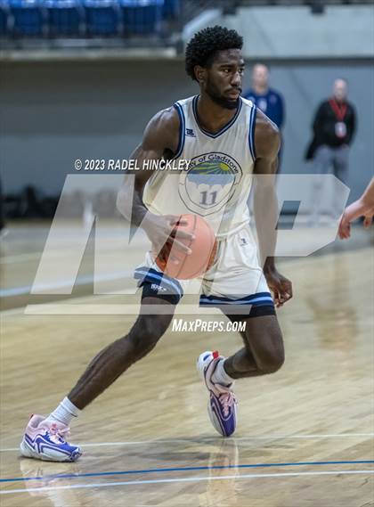 Thumbnail 3 in Webster Groves vs Oak Park (Twelve Courts of Christmas) photogallery.