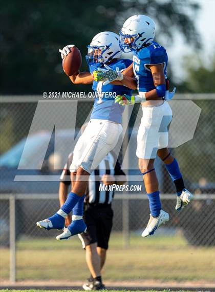 Thumbnail 3 in Bandera @ Natalia (Scrimmage) photogallery.