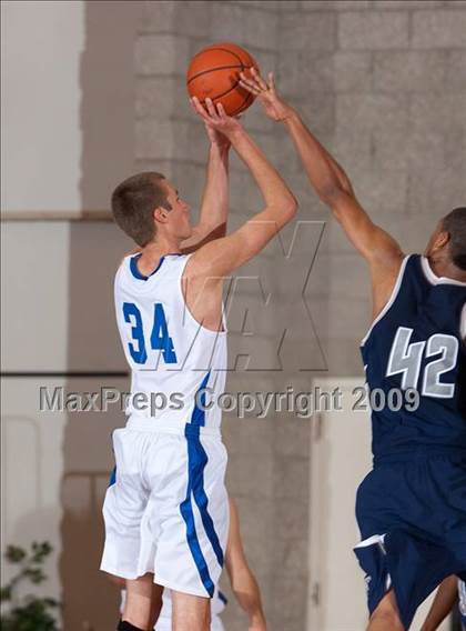 Thumbnail 3 in Rancho Bernardo vs Vista del Lago (MaxPreps Holiday Classic) photogallery.