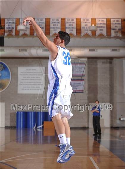Thumbnail 3 in Rancho Bernardo vs Vista del Lago (MaxPreps Holiday Classic) photogallery.