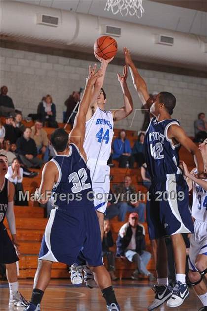 Thumbnail 1 in Rancho Bernardo vs Vista del Lago (MaxPreps Holiday Classic) photogallery.