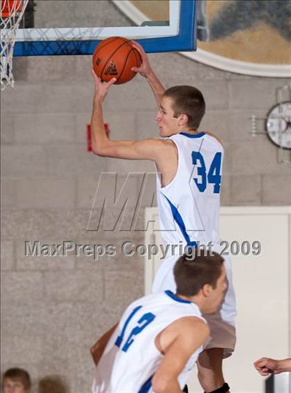 Thumbnail 2 in Rancho Bernardo vs Vista del Lago (MaxPreps Holiday Classic) photogallery.