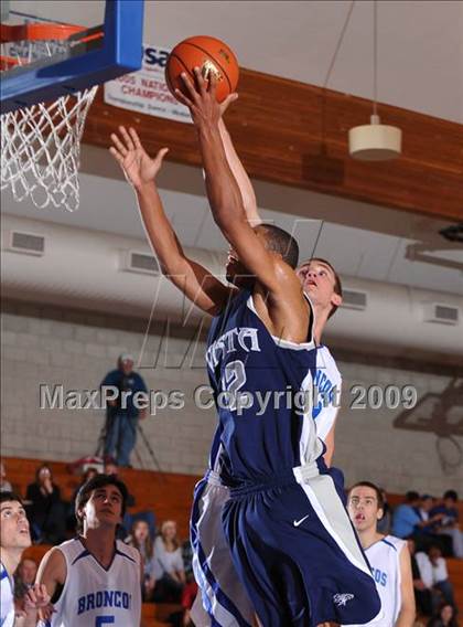 Thumbnail 1 in Rancho Bernardo vs Vista del Lago (MaxPreps Holiday Classic) photogallery.