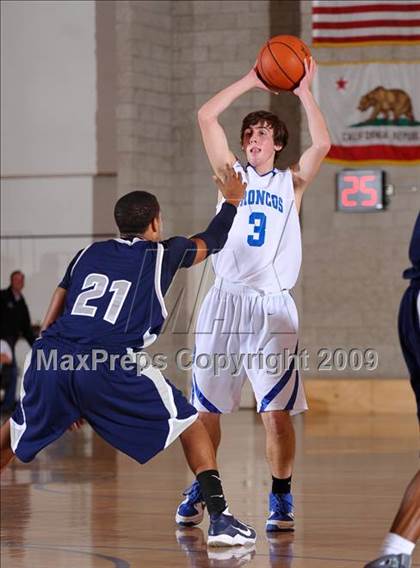 Thumbnail 1 in Rancho Bernardo vs Vista del Lago (MaxPreps Holiday Classic) photogallery.