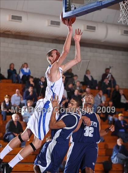 Thumbnail 1 in Rancho Bernardo vs Vista del Lago (MaxPreps Holiday Classic) photogallery.