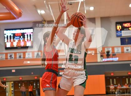 Thumbnail 3 in IHSAA Sectional Semi-Final Frankton vs. Yorktown photogallery.
