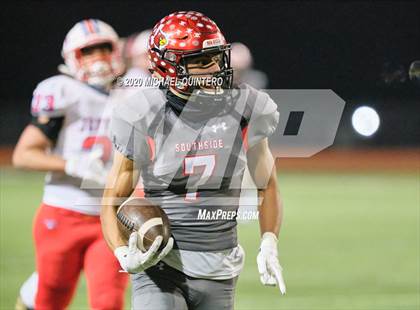 Thumbnail 3 in Southside vs. Jefferson (UIL Class 5A Bi-District Playoff) photogallery.