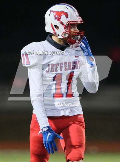 Thumbnail 2 in Southside vs. Jefferson (UIL Class 5A Bi-District Playoff) photogallery.