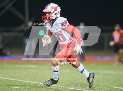Thumbnail 3 in Southside vs. Jefferson (UIL Class 5A Bi-District Playoff) photogallery.
