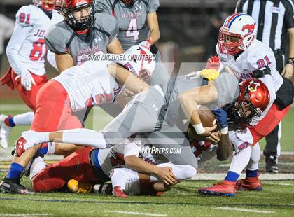 Thumbnail 3 in Southside vs. Jefferson (UIL Class 5A Bi-District Playoff) photogallery.