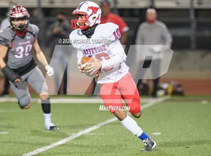 Thumbnail 3 in Southside vs. Jefferson (UIL Class 5A Bi-District Playoff) photogallery.