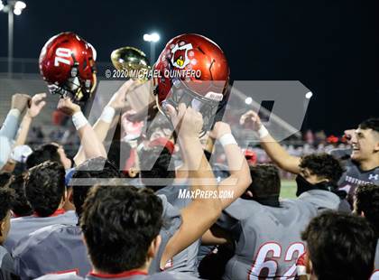 Thumbnail 2 in Southside vs. Jefferson (UIL Class 5A Bi-District Playoff) photogallery.