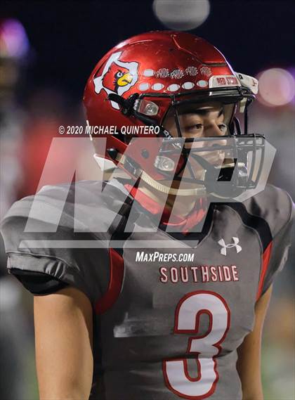 Thumbnail 3 in Southside vs. Jefferson (UIL Class 5A Bi-District Playoff) photogallery.
