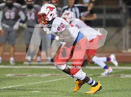 Thumbnail 3 in Southside vs. Jefferson (UIL Class 5A Bi-District Playoff) photogallery.