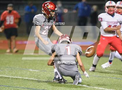 Thumbnail 2 in Southside vs. Jefferson (UIL Class 5A Bi-District Playoff) photogallery.