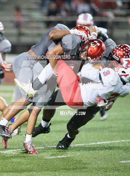 Thumbnail 3 in Southside vs. Jefferson (UIL Class 5A Bi-District Playoff) photogallery.