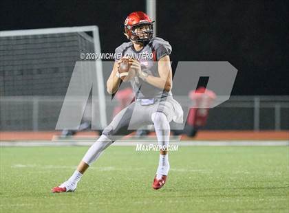 Thumbnail 2 in Southside vs. Jefferson (UIL Class 5A Bi-District Playoff) photogallery.