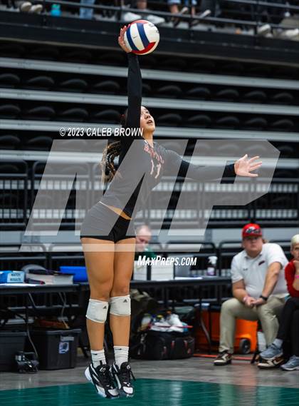 Thumbnail 3 in Maple Mountain vs. Bountiful (UHSAA 5A Final) photogallery.