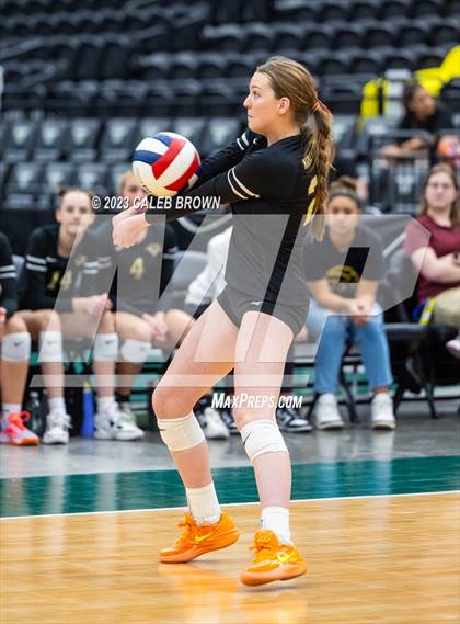 Thumbnail 2 in Maple Mountain vs. Bountiful (UHSAA 5A Final) photogallery.