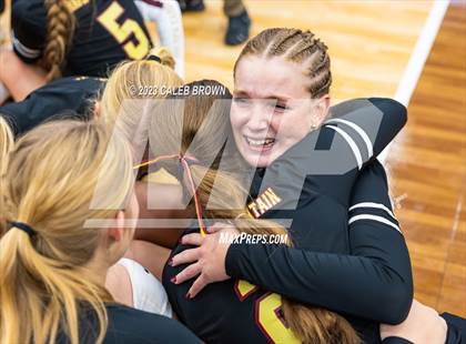 Thumbnail 1 in Maple Mountain vs. Bountiful (UHSAA 5A Final) photogallery.