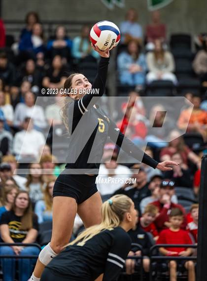 Thumbnail 3 in Maple Mountain vs. Bountiful (UHSAA 5A Final) photogallery.