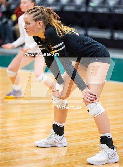 Thumbnail 2 in Maple Mountain vs. Bountiful (UHSAA 5A Final) photogallery.