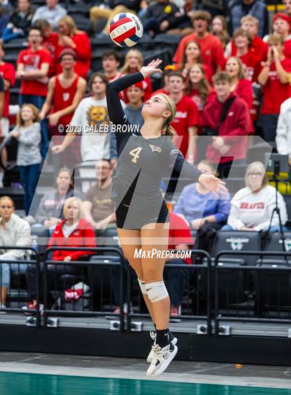 Thumbnail 1 in Maple Mountain vs. Bountiful (UHSAA 5A Final) photogallery.