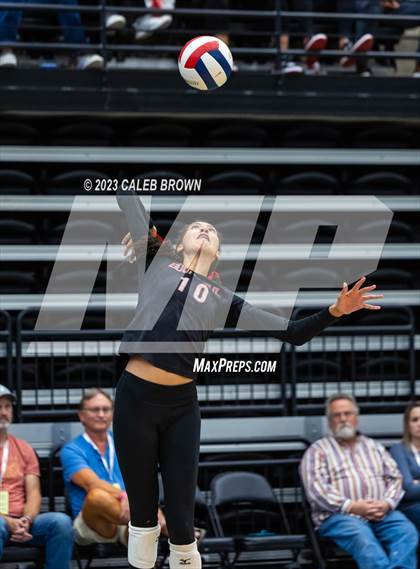 Thumbnail 1 in Maple Mountain vs. Bountiful (UHSAA 5A Final) photogallery.