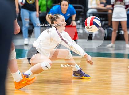Thumbnail 2 in Maple Mountain vs. Bountiful (UHSAA 5A Final) photogallery.