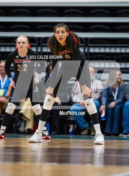 Thumbnail 1 in Maple Mountain vs. Bountiful (UHSAA 5A Final) photogallery.