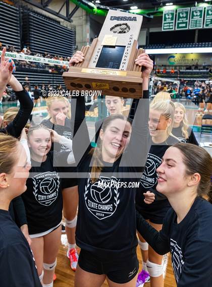 Thumbnail 1 in Maple Mountain vs. Bountiful (UHSAA 5A Final) photogallery.