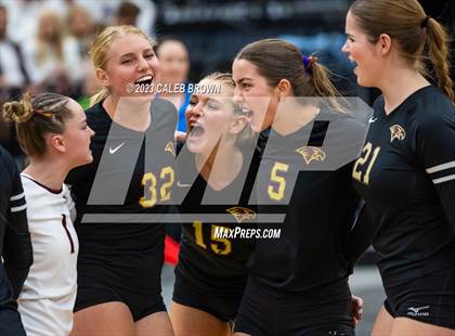 Thumbnail 2 in Maple Mountain vs. Bountiful (UHSAA 5A Final) photogallery.