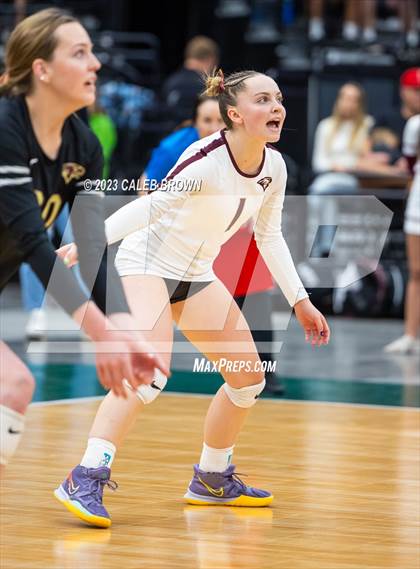 Thumbnail 3 in Maple Mountain vs. Bountiful (UHSAA 5A Final) photogallery.