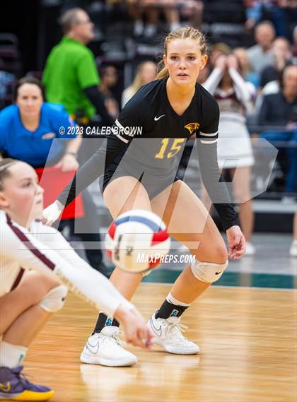 Thumbnail 2 in Maple Mountain vs. Bountiful (UHSAA 5A Final) photogallery.
