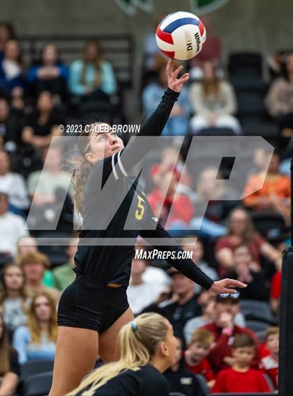 Thumbnail 1 in Maple Mountain vs. Bountiful (UHSAA 5A Final) photogallery.